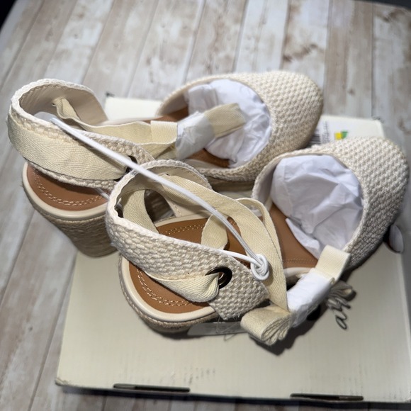 a.n.a Womens Wasper Wedge Cream Slingback Strap Closed Toe Lace Up Sandals Sz 7M - Picture 3 of 8